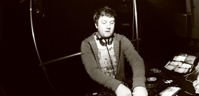 Skiddle Mix 022 - Noisy Audio (Motion presents)