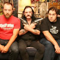 Lemmy gets his warts licked