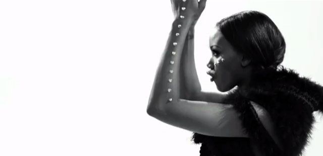 Watch: Lulu James, 'Closer'