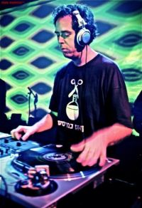 Cut Chemist to play string of UK shows