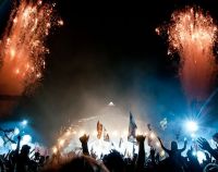 Five mind-blowing Glastonbury performances from years gone by 