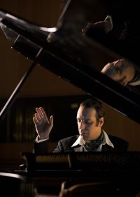 Review: Chilly Gonzales Solo Piano Show @ RNCM, 02/12/12