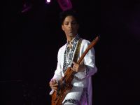Prince set to dominate album charts